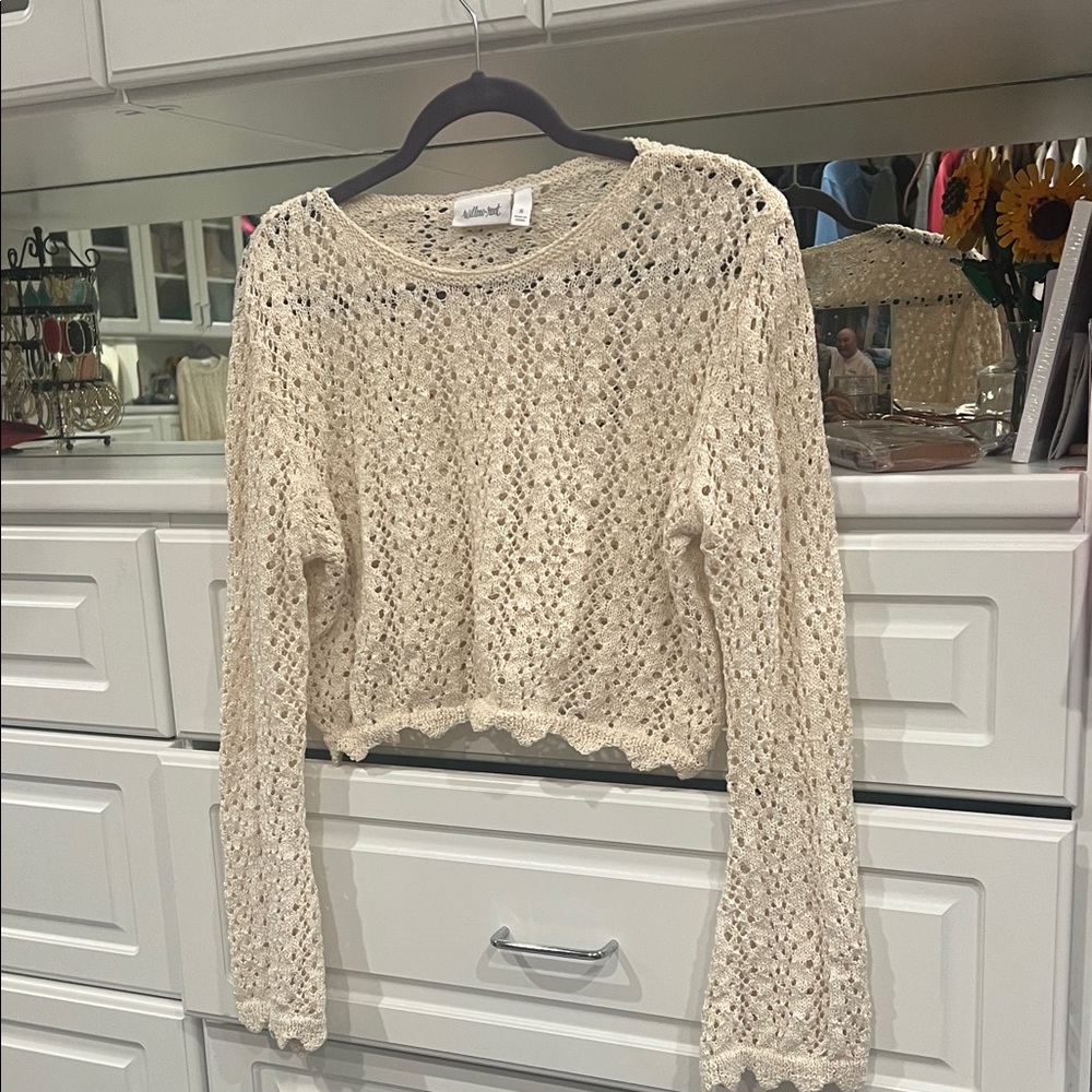 Elegant Beige Crochet Crop Top